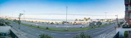 Vista frontal para o mar e avenida