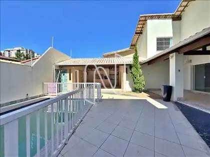ÁREA DE LAZER