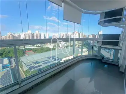 Varanda ampla e com vista livre