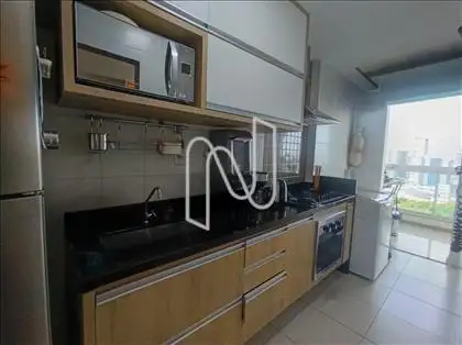 Cozinha com acesso à varanda