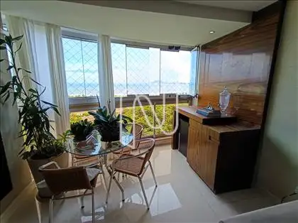 Varanda integrada com vista para o mar 