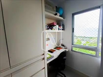 Quarto amplo e com vista para o mar 