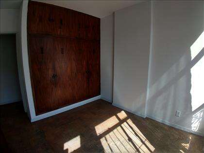 quarto 02 com armários