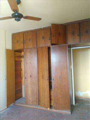 quarto 01 com armários
