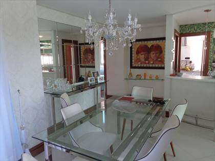 Sala super ampla com varanda anexa