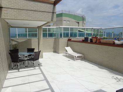2º piso: Terraço / Deck com Hidro