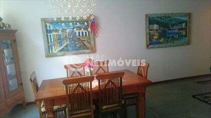 Sala com espaço para 2 ambientes
