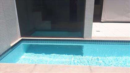 Sauna com saída para piscina