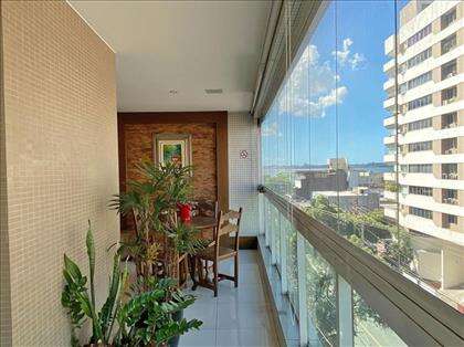 Varanda ampla com linda vista