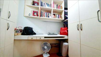 Quarto de empregada transf. em escritório