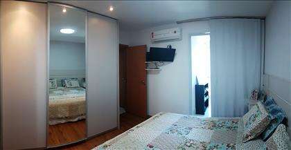 Quarto de casal com armário e climatizado