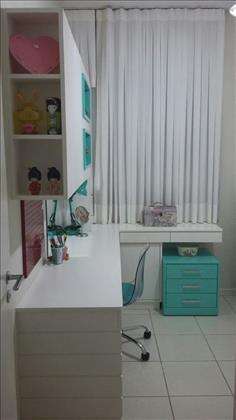 Quarto de solteiro com bancada