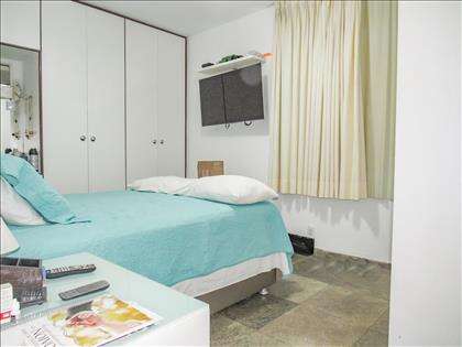 Quarto 3 com armários