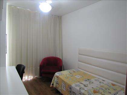 Terceiro quarto.