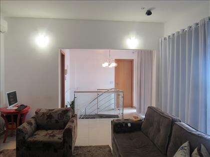 Escada e entrada da suite master