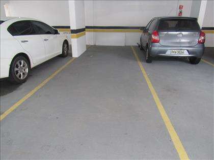 1 vaga escriturada que cabem 2 carros