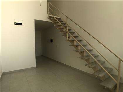 Sala com pé direito duplo