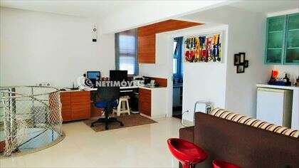 Andar superior com home cinema (instalação)