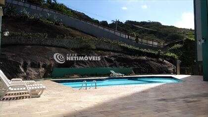 Lazer com piscina, churrasqueira e salão
