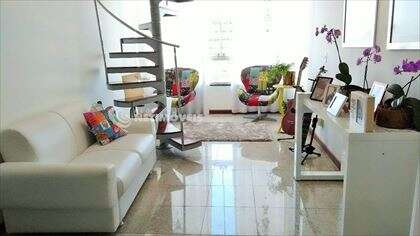 Sala com fechamento de varanda - desocupada
