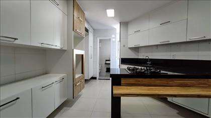 Cozinha: detalhe dos armários
