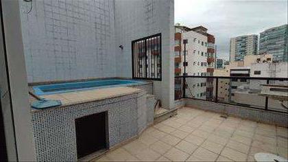Área externa 2º piso com bancada e piscina