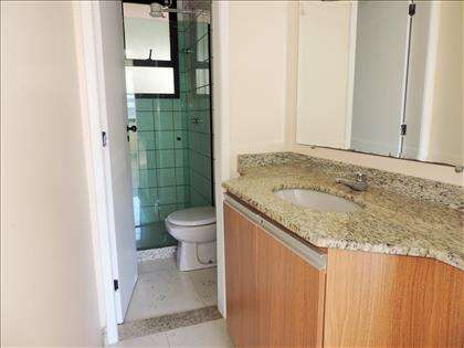 Banheiro social com lavabo externo