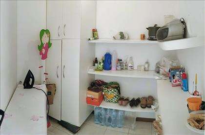 Quarto de empregada - bancada armários
