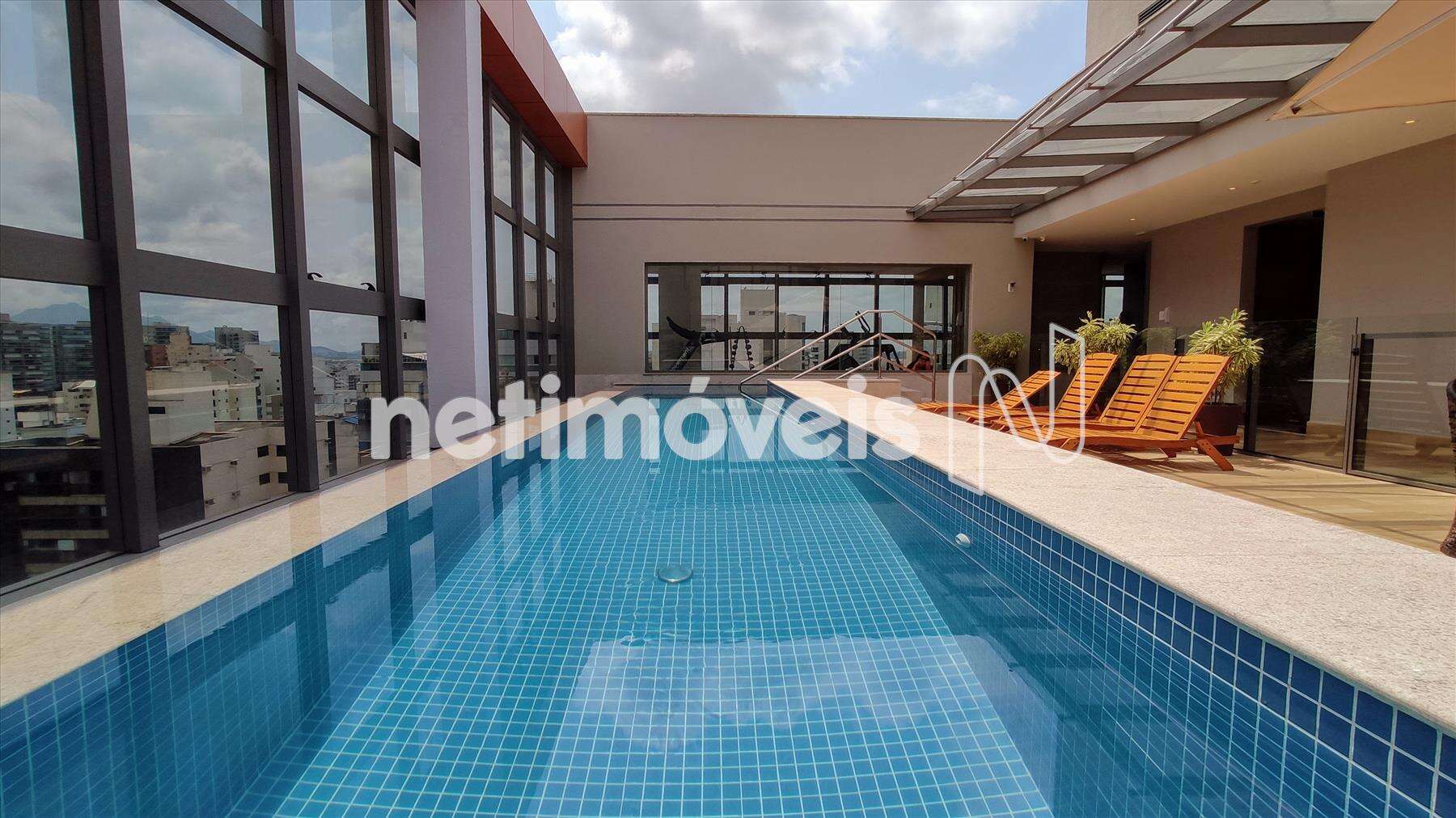 Piscina com borda infinita