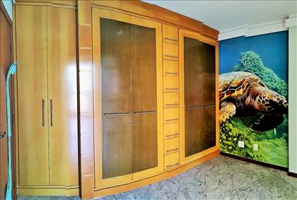 Terceiro quarto com varanda privativa