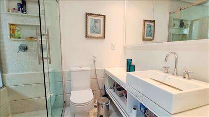 Banheiro suíte master com hidro e bancada