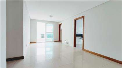 Sala estar/jantar vista da cehgada
