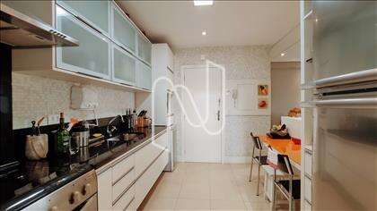 Cozinha com armários de qualidade