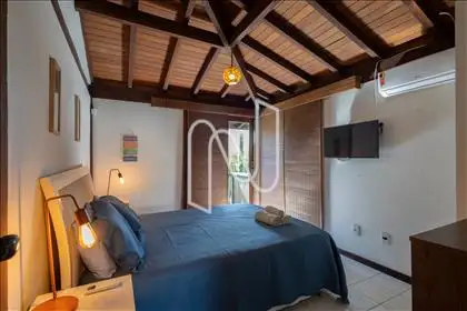 Quarto Casal