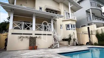 VARANDA E PISCINA
