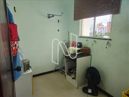 Dependência de empregada