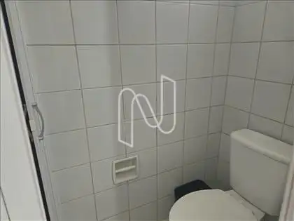 Sanitário de serviço 