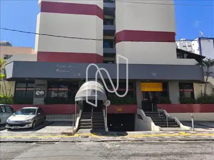 Fachada Principal e Acesso ao Edifício 