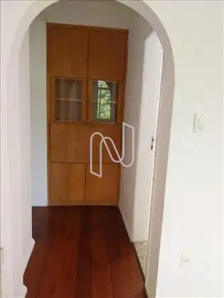  Corredor com Armário Embutido