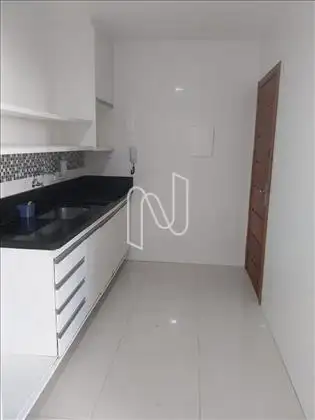  Cozinha com Armários Embutidos