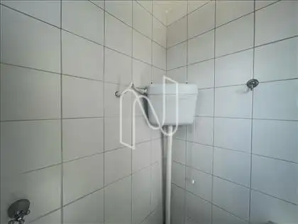 WC DE EMPREGADA