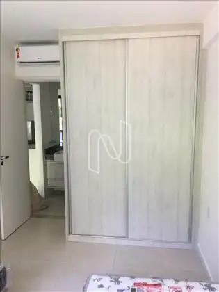 Quarto com armários