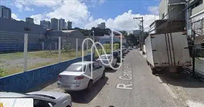 Rua do terreno 