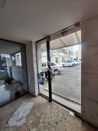 Portão de entrada na torre  