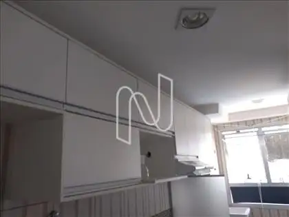 Cozinha com armários