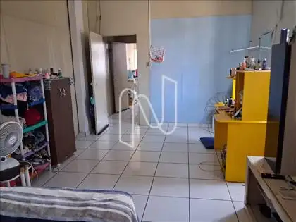  Quarto/Sala