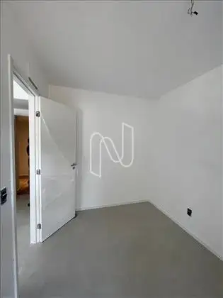 Quarto Amplo e Iluminado