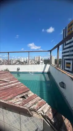 Terraço Privativo com Deck e Piscina