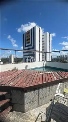 Terraço Privativo com Deck e Piscina