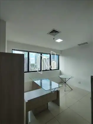  Sala com mesas